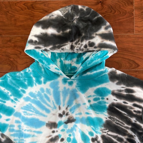 NWOT Aerie Offline Blue and Gray Tie-dye Slightly Cropped Hoodie Sweatshirt - Picture 4 of 8